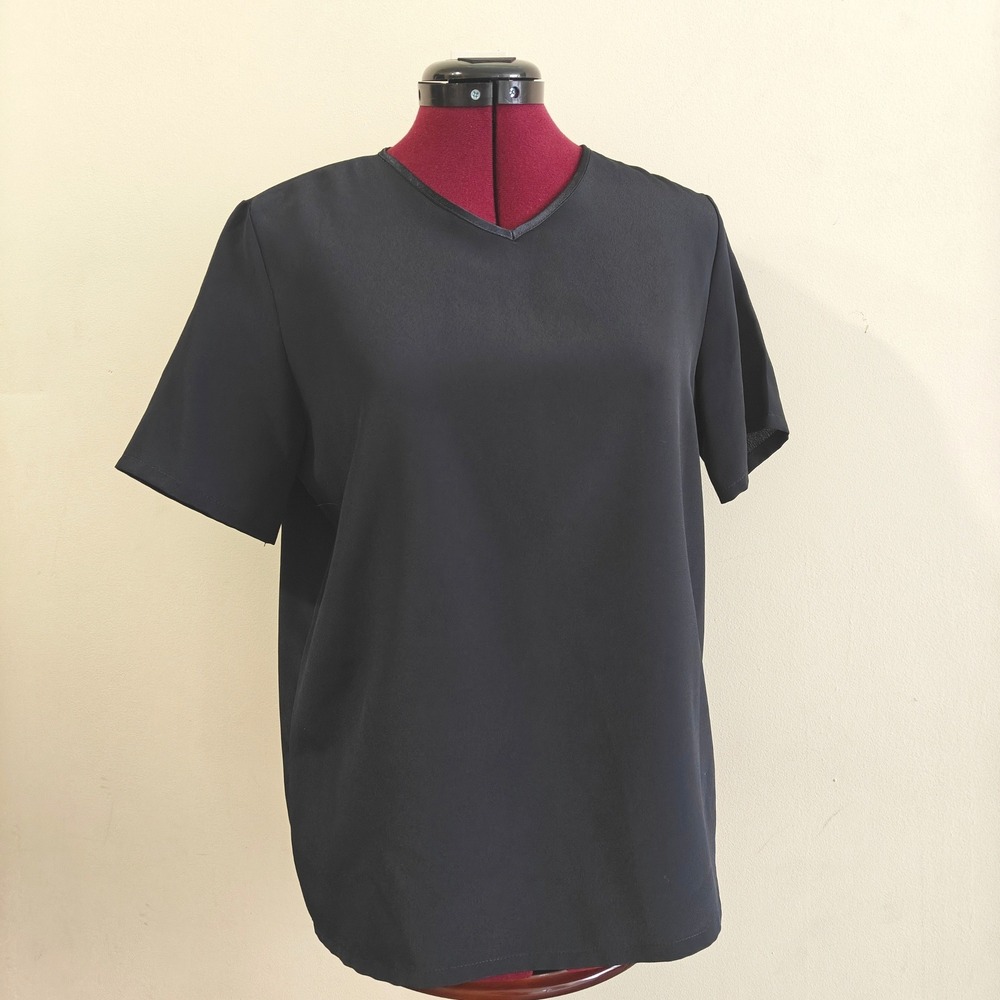 Kathie Lee Black Short Sleeve V-Neck Blouse Vintage Small Wrinkle Resistant